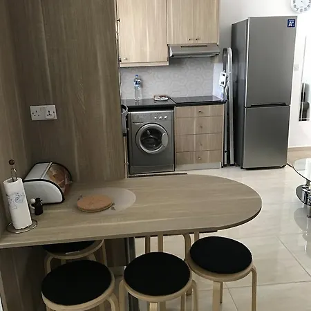 Luxury Center Αγία Νάπα