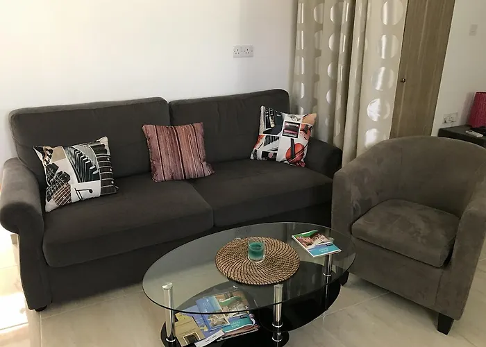 Luxury Center איה נאפה